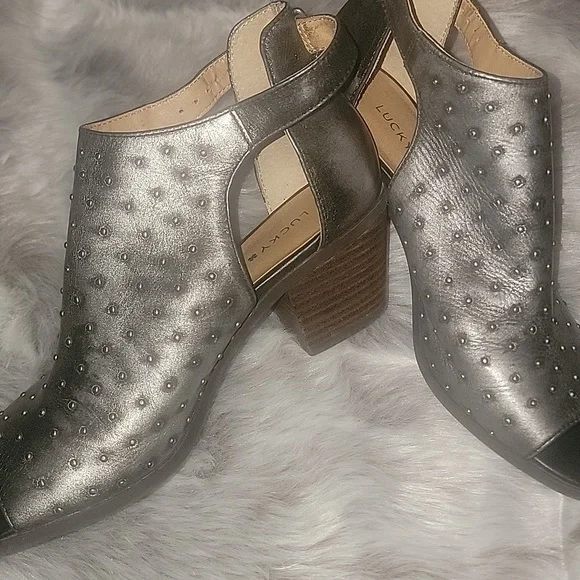 🎁FEELING LUCKY.  🎁🎁 Pewter  Slings with studs.. 2.5 heel.  As pictured - Picture 4 of 8